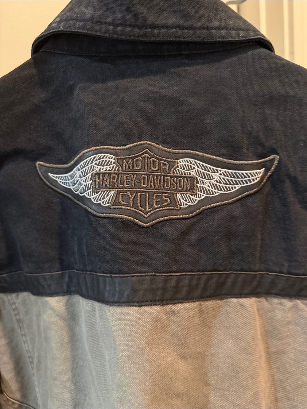 Harley-Davidson men’s Two-Tone Black and Gray Jean Jacket - Picture 6 of 9